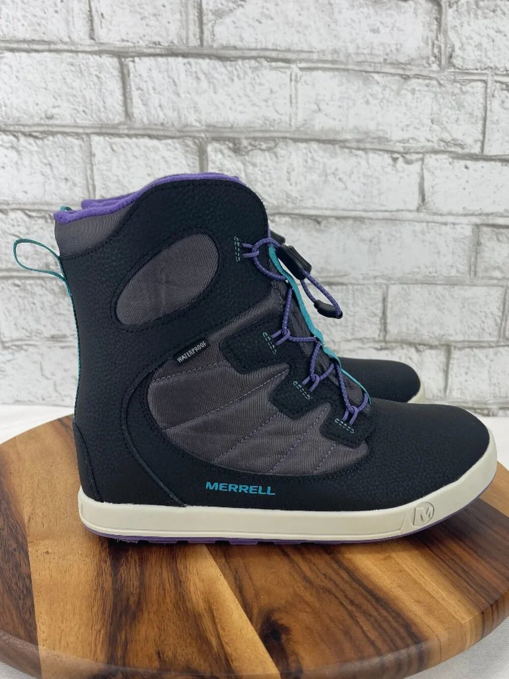 Merrell Snow Bank 4.0 Kids Sz. 6 Black Purple Waterproof insulated Winter Boots